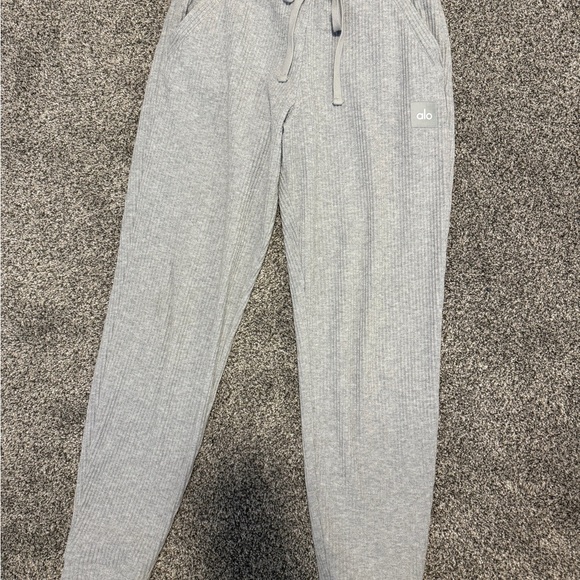 Alo Muse jogger and hoodie set - Picture 6 of 7